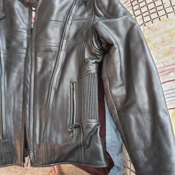 Motorcycle Ladies Leather Jacket - Picture 5 of 8